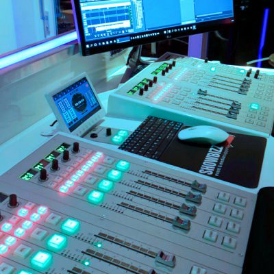 D&R  AXUM 12 fader digital modular broadcast